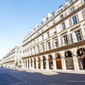 Du Louvre Parigi
